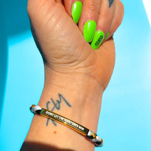 Load image into Gallery viewer, DON'T LET THE HARD DAYS WIN š©·MANTRA BRACELET