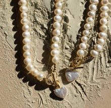 Load image into Gallery viewer, ••BESTSELLER•• PEARL♥ RAVING HEART ♥ CHOKER