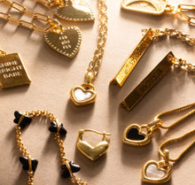 Load image into Gallery viewer, MINI š¤ OG PEARL HEARTš¤NECKLACE