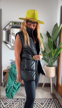 Load image into Gallery viewer, KRISTAS CLOSET 🩷 BLACK BOYFRIEND OVERSIZED VEST (small) very oversized
