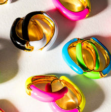 Load image into Gallery viewer, DOUBLE SIDED 🩷 MOOD BOOSTING 🩷HOOPS🌈 (4 COLORS COMBOS)