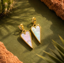 Load image into Gallery viewer, DOUBLE SIDED♥ LARGE ♥ RAVING HEART ♥ PEARL & BLACK ♥ GOLD