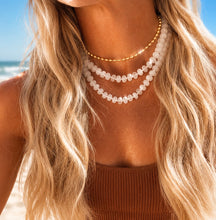 Load image into Gallery viewer, ••NEW•• WHITE QUARTZ CRYSTAL ✨NECKLACE