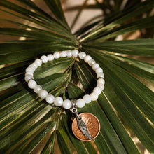 Load image into Gallery viewer, ••NEW•• SILVER 🩶LUCKY PENNY SILVER MOONSTONE BRACELET