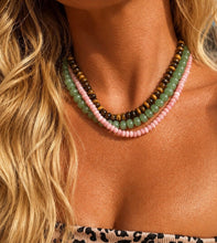 Load image into Gallery viewer, ••NEW•• GOLD HEART LINK CHOKER•• 💖PINK ROSE QUARTZ BEADED CHAIN NECKLACE