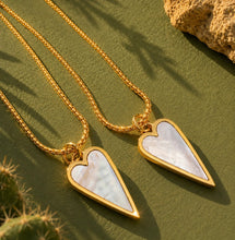 Load image into Gallery viewer, DOUBLE SIDED♥LARGE ♥ RAVING HEART ♥ PEARL & BLACK ♥ GOLD