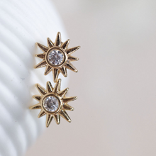 Load image into Gallery viewer, **NEW** DBL SHINE BRIGHT ⫸ SUNBURST STUD EARRINGS
