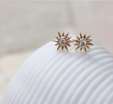 Load image into Gallery viewer, **NEW** DBL SHINE BRIGHT ⫸ SUNBURST STUD EARRINGS
