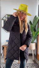 Load image into Gallery viewer, KRISTAS CLOSET 🩷 LEVIS QUILTED winter jacket (small)
