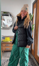 Load image into Gallery viewer, KRISTAS CLOSET 🩷 BLACK BOYFRIEND OVERSIZED VEST (small) very oversized
