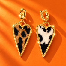 Load image into Gallery viewer, ••NEW•• TURQOISE &amp; WILD CHILD ANIMAL PRINT ⚡️NECKLACE
