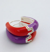 Load image into Gallery viewer, ••presale•• 2 in 1❤️MOOD BOOSTING HOOPS ❤️RED &amp; PURPLE
