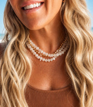 Load image into Gallery viewer, ••NEW•• WHITE QUARTZ CRYSTAL ✨NECKLACE
