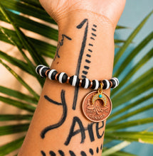 Load image into Gallery viewer, ••Last one •• STRENGTH STRIPED 💎 AGATE GEMSTONE PENNY BRACELET
