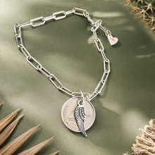 Load image into Gallery viewer, ••NEW•• DIMES FROM HEAVEN✨ SILVER PAPERCLIP✨ BRACELET

