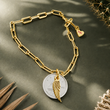 Load image into Gallery viewer, ••NEW•• DIMES FROM HEAVEN✨ GOLD💛PAPERCLIP✨ BRACELET
