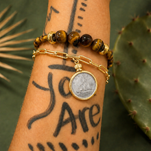Load image into Gallery viewer, ••NEW•• DIMES FROM HEAVEN✨ GOLD💛PAPERCLIP✨ BRACELET
