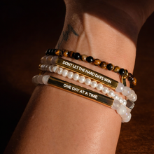 Load image into Gallery viewer, ••NEW••DONT LET THE HARD DAYS WIN 🖤Mindset Mantra Braclete
