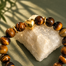 Load image into Gallery viewer, ••NEW•• TIGERS EYE 👁️ DIME CHARM BRACELET

