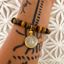 Load image into Gallery viewer, ••NEW•• TIGERS EYE 👁️ DIME CHARM BRACELET
