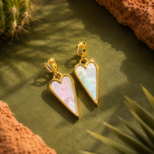 Load image into Gallery viewer, DOUBLE SIDED♥LARGE ♥ RAVING HEART ♥ PEARL &amp; BLACK ♥ GOLD
