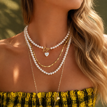 Load image into Gallery viewer, ••BESTSELLER•• PEARL♥ RAVING HEART ♥ CHOKER
