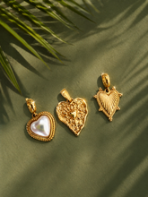 Load image into Gallery viewer, ••NEW•• RAVING HEART ⚡️CHOOSE A CHARM PEARL ⚡️CHAIN
