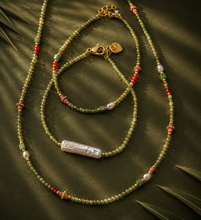 Load image into Gallery viewer, ••NEW•• GOOD LUCK 🤞🏽 CRYSTAL Necklace
